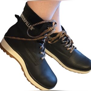 CATERPILLAR Black Boots with Patterned Laces